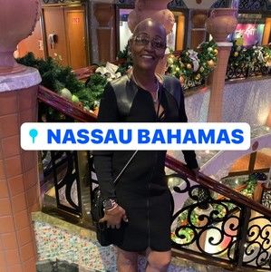 Meet your Posher, Nora